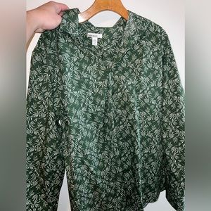 Long sleeve collared shirt - Size large